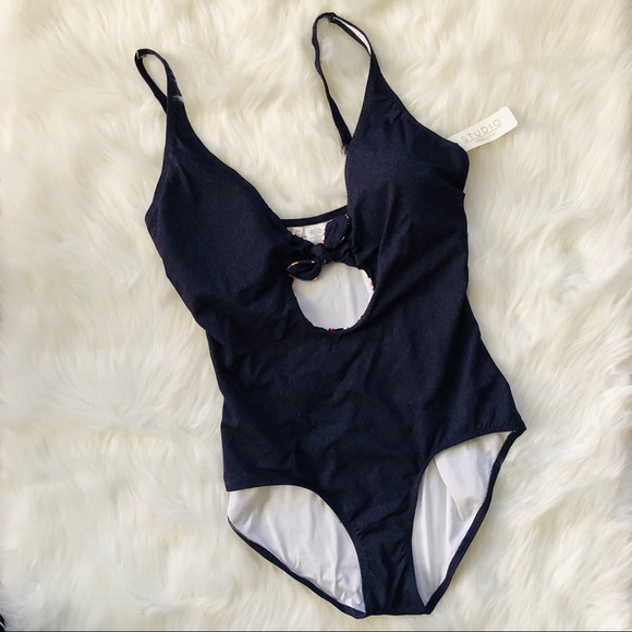‼️SALE!‼️Adorable cut out one piece swimsuit!🌟 - Picture 4 of 7